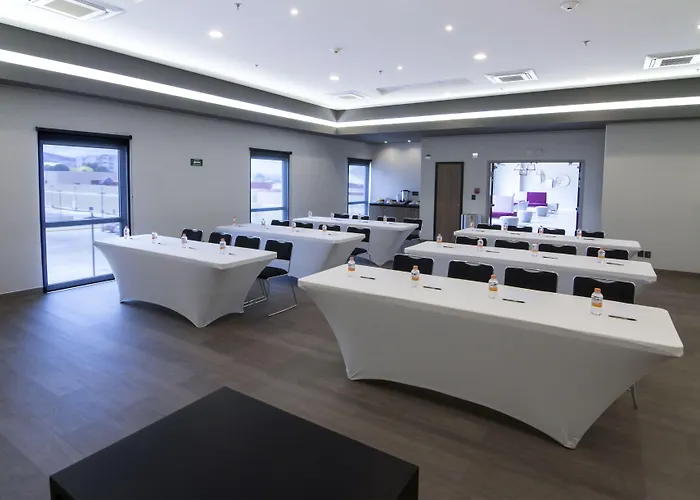 Hotel Express By Marriott Ciudad De Mundo E