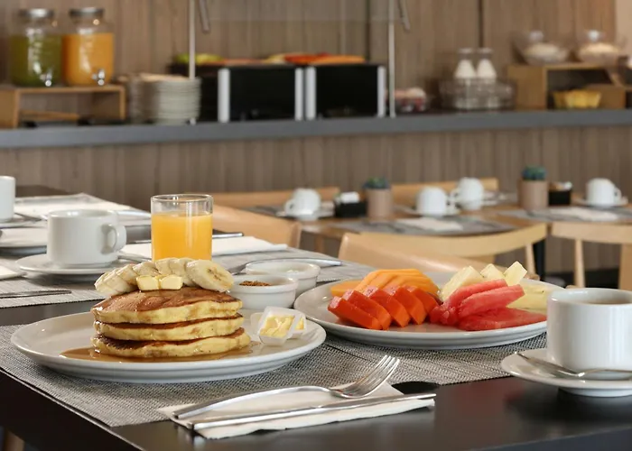 Hotel Express By Marriott Ciudad De Mundo E 3*