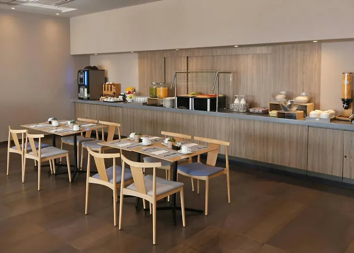 Express By Marriott Ciudad De Mundo E 3*