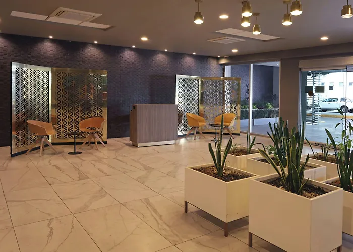 Отель City Express Plus By Marriott Ciudad De Mexico Mundo E 3*